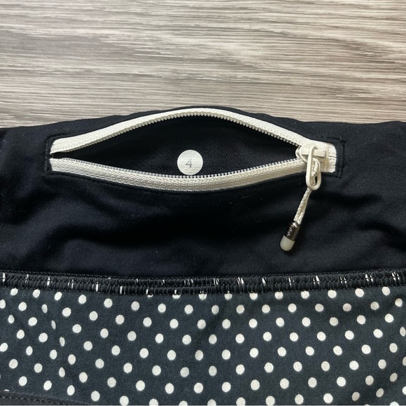 Lululemon Limited Polka Dot Speed Up Shorts 2.5” Size 4 - Picture 3 of 3